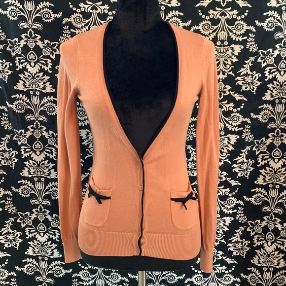 🦇 Vintage H&M Bow Cardigan 🦇 - Picture 1 of 7